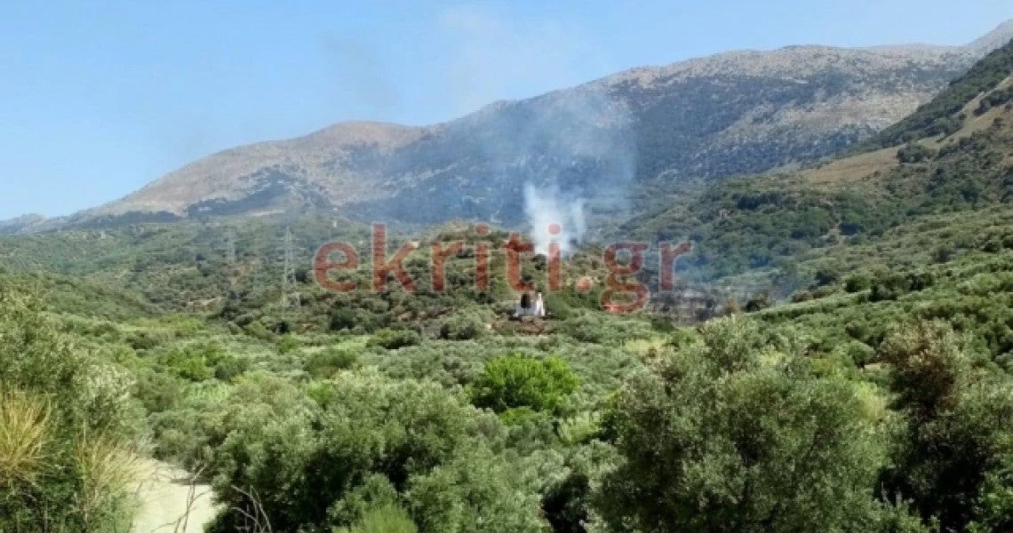 Καλύτερη η εικόνα στα δύο πύρινα μέτωπα στην Κρήτη (εικόνες)